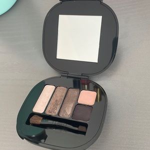 MAC stroke of midnight eyes palette with double ended applicator